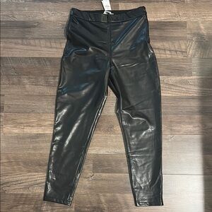 NWT Abercrombie Vegan Leather Leggings